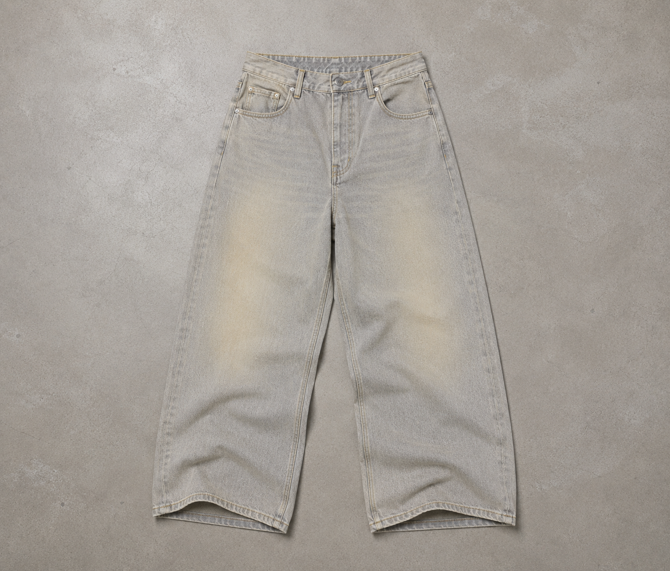 E.SIGNATURE LIGHT WASH BAGGY JEANS