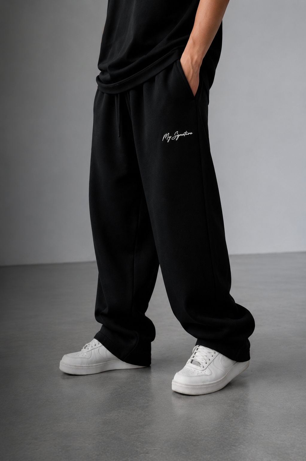 THE SIGNATURE BLACK BEGGY JOGGERS