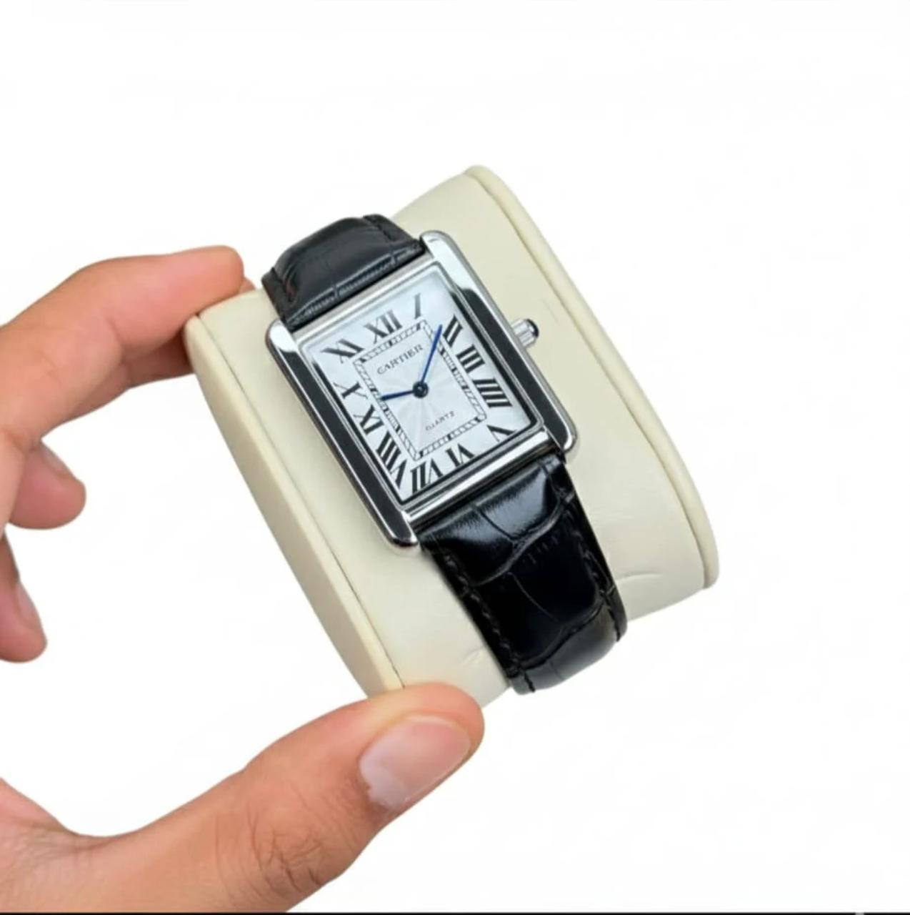 E.SIGNATURE CARTIER TANK